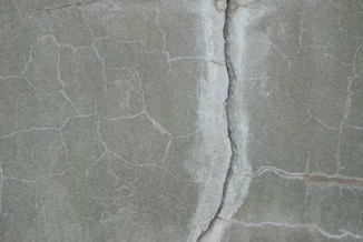 ترک‌ها در دال‌های بتن‌آرمه (RCC) | علل، انواع ترک و روش‌های ترمیم اصولی